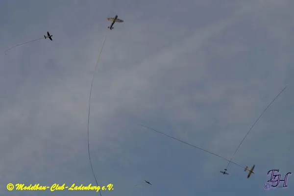 Combat – 371de8d8e365a109.jpg