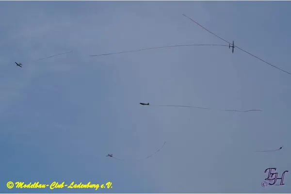 Combat – 69f72195cbaa43f2.jpg