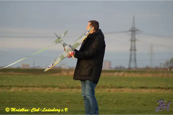 Combat – 7c2732093e118392.jpg
