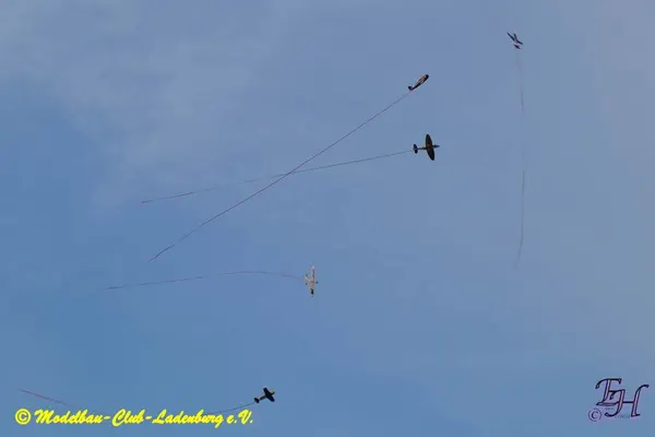 Combat – b1332c1b9b1b7ed9.jpg