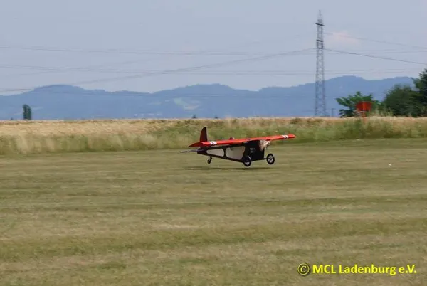Fliegende Kuriositäten – 2fbf28b782609c11.jpg