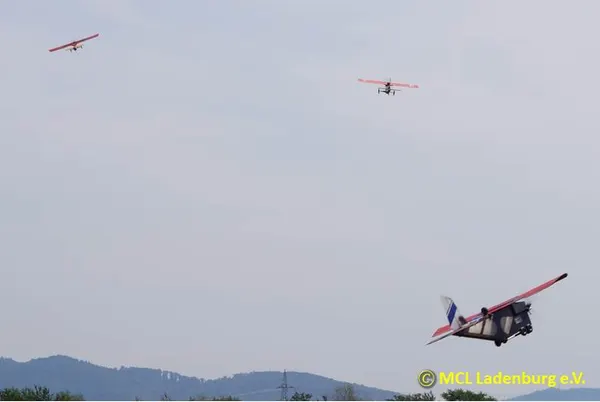 Fliegende Kuriositäten – d60ad40ee7f03447.jpg