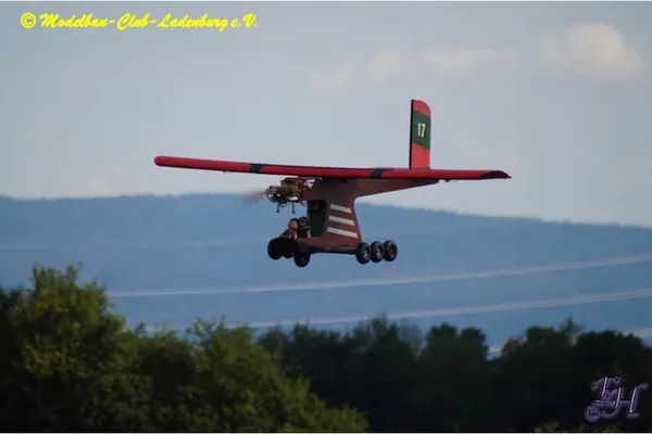 Fliegende Kuriositäten – e825d1ae53925af5.jpg