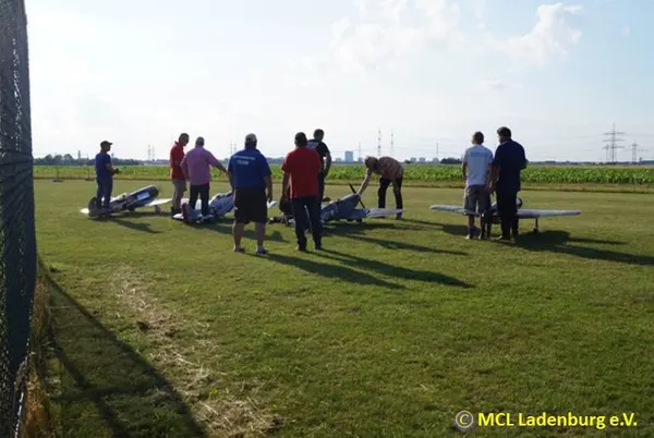 Flugtag 2015 – 98521f103fb52f5e.jpg