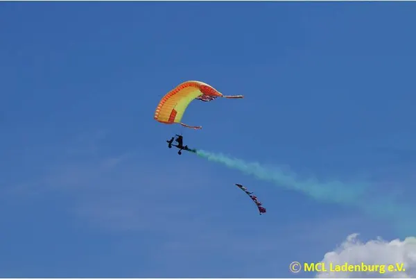 Flugtag 2015 – 9868e16cc980bb86.jpg