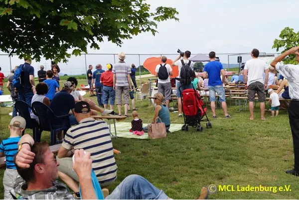 Flugtag 2015 – c1b7490e0d3704f3.jpg