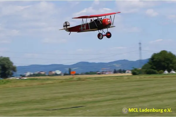 Flugtag 2015 – dc17d0bc58993aa2.jpg