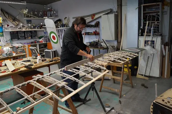 So entsteht eine Nieuport – 40f491aee9d23ef0.jpg